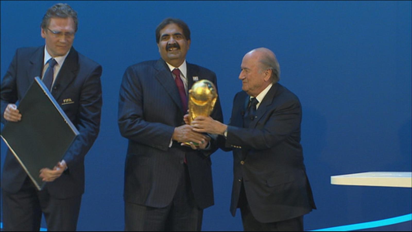 بلاتر متحديا: كأس العالم 2022 ستقام في قطر