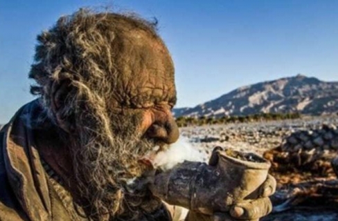ايراني لم يستحم لمدة 60 عام لن تصدق كيف أصبح شكله