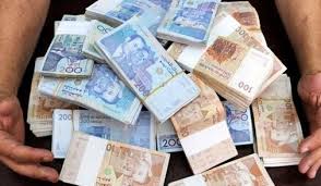 مسؤولون بالعيون يختلسون خمس مليارات و يفرون إلى خارج الوطن