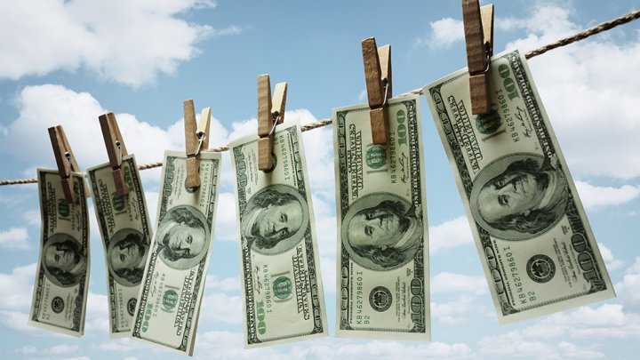 تبييض الأموال: كيف حولت مليارات الدولارات من روسيا إلى البنوك الأوروبية؟