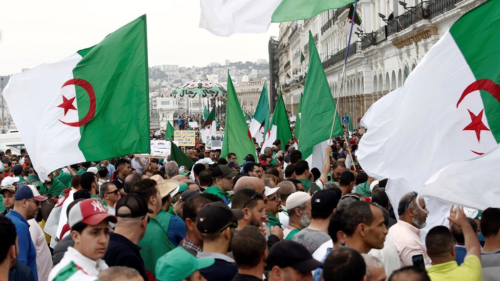 غموض في الجزائر مع إقفال باب الترشيحات للانتخابات الرئاسية