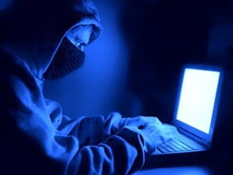 مكناس…توقيف هاكر خطير اخترق حسابات بنوك