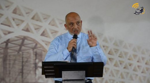 محمد البطان يشرح بالتفصيل للمهنيين والسائقين القرار العاملي حول تأهيل القطاع ورخصة الثقة البيومترية