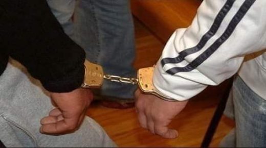 تزنيت : توقيف شخصين للاشتباه في تورطهما في قضية الاتجار في المخدرات والخمور التقليدية