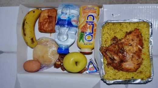 “گولدن فاملي” يوزعون اليوم 170 وجبة إفطار عابر سبيل