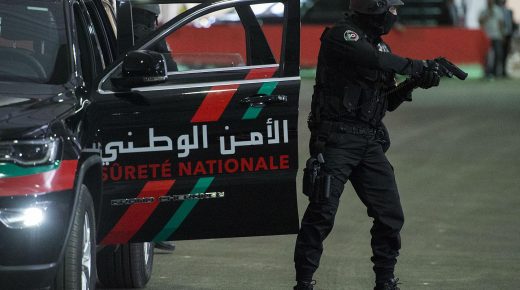 مكناس.. مفتش شرطة ممتاز يضطر لاستعمال سلاحه الوظيفي لتوقيف شقيقين عرضا المواطنين لاعتداء خطير