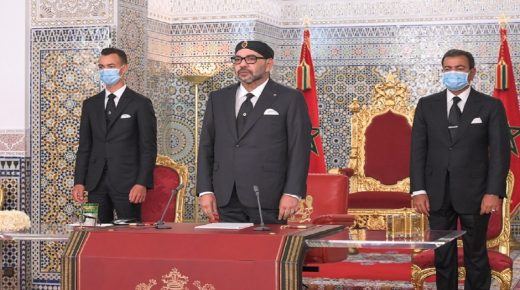 صاحب الجلالة يوجه خطابا ساميا إلى الأمة بمناسبة الذكرى الـ67 لثورة الملك والشعب