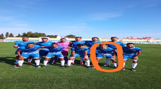 الأطر التقنية لأمل الرجاء الرياضي تراقب لاعب مشرع بلقصيري