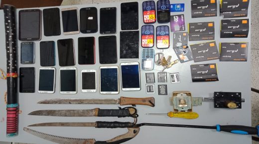 فاس.. إيقاف شخصين في قضية تتعلق بالسرقة الموصوفة من داخل محل تجاربي.