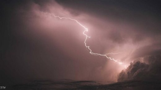 أندونيسيا : تحذير من حدوث عواصف رعدية شديدة