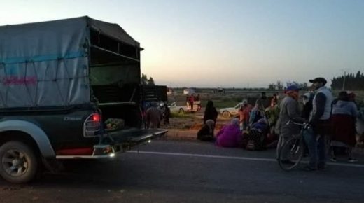 الطريق الرابطة بين بيوكري وايت اعميرة : إصابات وجرحى في صفوف عاملات زراعيات على إثر حادثة سير بين “بيكوب” وشاحنة كبيرة