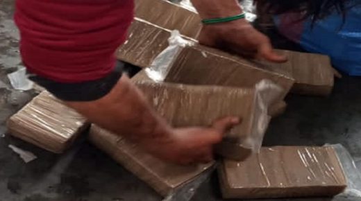 أيت ملول : حجز أربعة أطنان و900 كيلوغرام من صفائح مخدر الشيرا المعدة للتهريب الدولي
