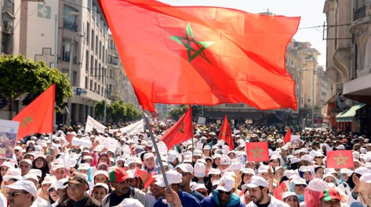 الحكومة تعلن أنه تقرر منع جميع الاحتفالات الميدانية ذات الصلة بالعيد السنوي للعمال تفاديا لكل ما من شأنه خرق حالة الطوارئ الصحية