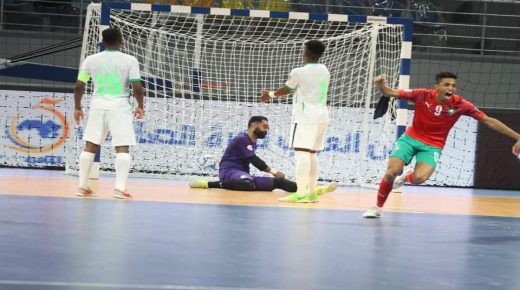 كأس العرب لكرة القدم داخل الصالات : المنتخب المغربي يدك شباك المنتخب السعودي (8-0)، ويلتقي بالمنتخب البحريني في نصف النهائي