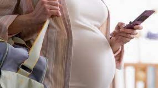 تأثير “غير متوقع” للهاتف على الأجنة