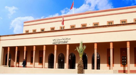 الشقيق يتسلم مفاتيح جماعة واحة سيدي ابراهيم