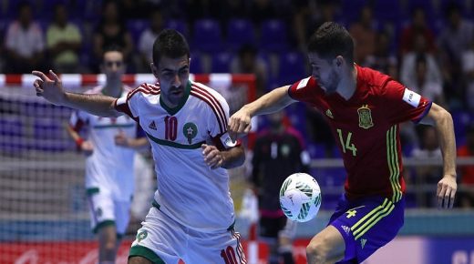 BUCARAMANGA, COLOMBIA - SEPTEMBER 18: Soufiane El Mesrar #10 of Morocco and Raul Campos #14 of Spain vie for the ball during Group F match play between Spain and Morocco in the 2016 FIFA Futsal World Cup at Coliseo Bicentenario on September 18, 2016 in Bucaramanga, Colombia. Spain defeated Morocco 4-3. (Photo by Victor Decolongon - FIFA/FIFA via Getty Images)