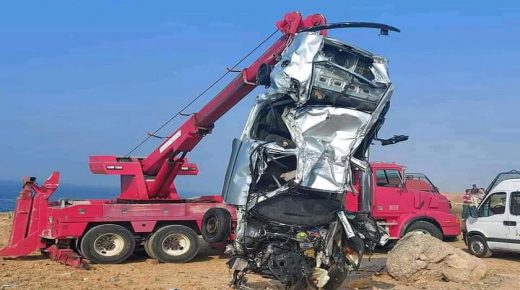 الرباط : العثور على جثة الشابين الضائعين بكورنيش الرباط بعد انتشال السيارة اليوم