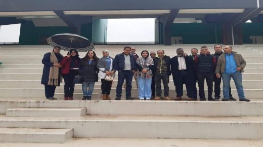 مستشارين جماعيين يقومون بزيارة للملعب البلدي، ومنخرط بالنادي القنيطري ينادي بضرورة الالتفات إلى معاناة قاعة الوحدة بالقنيطرة