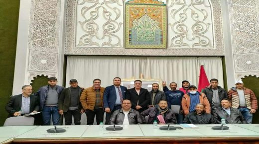 كمال ماجد نائب عمدة مدينة مراكش يلتقي بالمكتب النقابي لعمال شركة النظافة