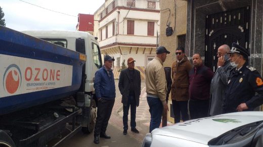 سلطات القصر الكبير تداهم مستودع سري وتحزز كمية مهمة من المواد الغذائية الفاسدة