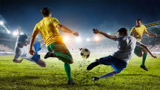 بين فرحة الكرة وهموم المواطن البسيط… حكومة تخطط للأوهام وتبيع الظلام للمواطن