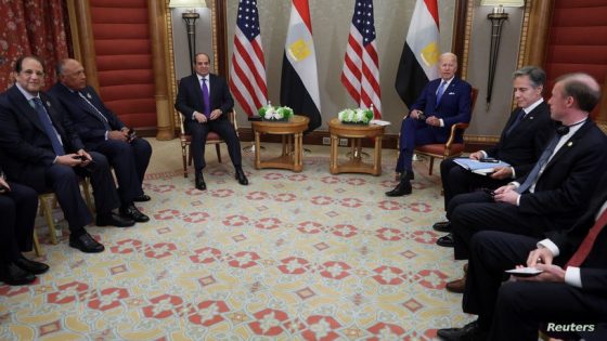 الرئيس الأمريكي جو بايدن يلتقي بالرئيس المصري عبد الفتاح السيسي على هامش قمة جدة