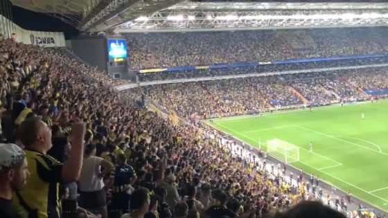 هتاف الجمهور التركي في مباراة “دينامو كييف” يشعل غضب السفير الأوكراني