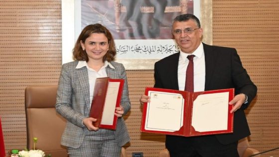 الوزير عبد اللطيف وهبي والوزيرة غيثة مزور يوقعان مذكرة تفاهم في مجال التحول الرقمي
