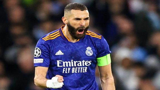المهاجم الفرنسي كريم بنزيمة يحقق جائزة أفضل لاعب في أوروبا 2022