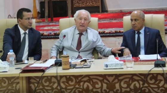 السمارة.. عامل الإقليم يترأس لقاء تواصلي مع مؤسسة فرنسا المغرب للتسامح والتنمية للتمكن من الاطلاع حول الطفرة التنموية التي تشهدها الأقاليم الجنوبية
