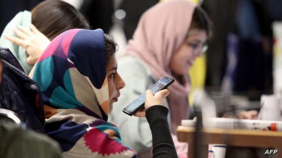 واشنطن تعلن عن إجراءات لتسهيل اتصال الإيرانيين بالإنترنت
