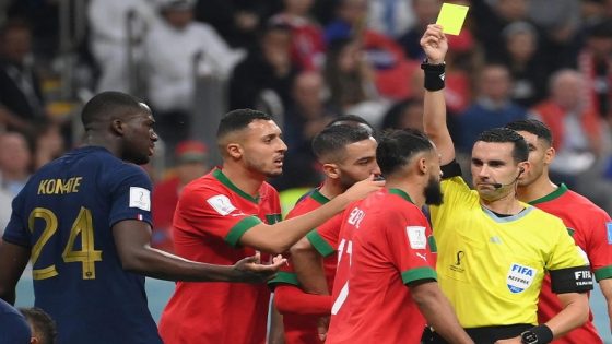 المغرب وفرنسا .. الأخطاء التحكيمية تفسد فرحة المغاربة