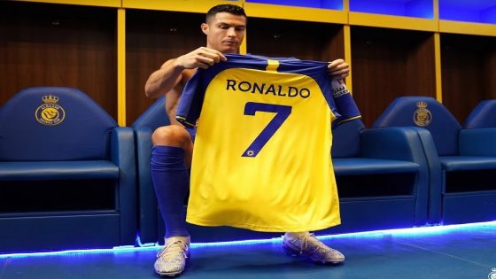 نادي النصر يقدم لاعبه الجديد رونالدو في حفل جماهيري كبير