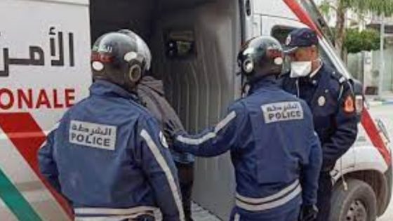 توقيف شخص يبلغ من العمر 30 سنة، من ذوي السوابق القضائية، يشتبه في تورطه في قضية تتعلق بحيازة وترويج المخدرات والمؤثرات العقلية.
