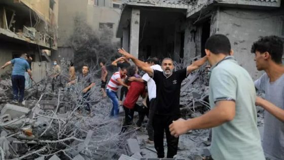 مغاربة عالقون بغزة يناشدون الملك بالتدخل لإنقاذهم