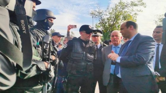 استكمل رجال ونساء أسرة الأمن الوطني على مستوى ولاية أمن طنجة انتشارهم في المحاور الطرقية والساحات العمومية والقطاعات السكانية والمناطق السياحية لمواكبة احتفالات المواطنين برأس السنة الميلادية.