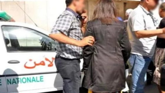 امرأة تستحوذ على جهاز طبي