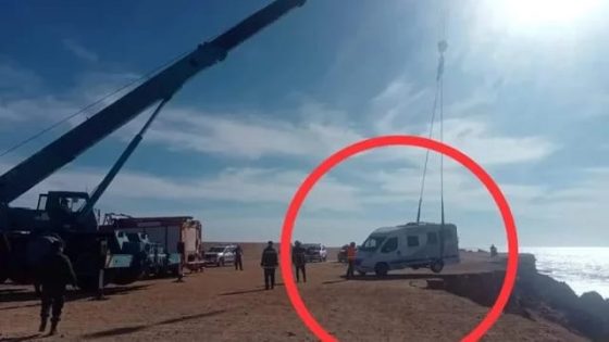 انهيار صخري بالداخلة يؤدي الى وفاة سائح فرنسي ونجاة زوجته