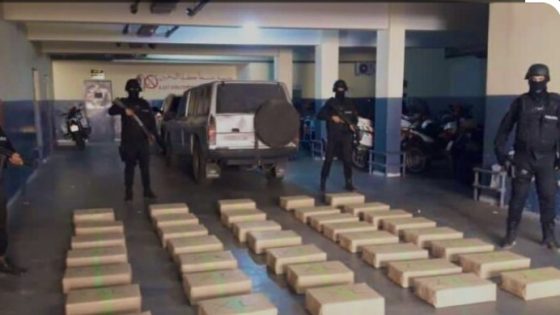 حجز 710 كيلوغراما من مخدر الشيرا، وتوقيف أربعة أشخاص تتراوح أعمارهم بين 22 و57 سنة،