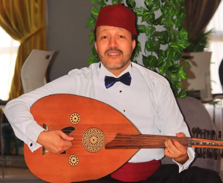 الفنان المغربي محمد حمزة العاشق للكلمة للنغم للمسرح في ضيافة منى بنحدو وحوار من القلب