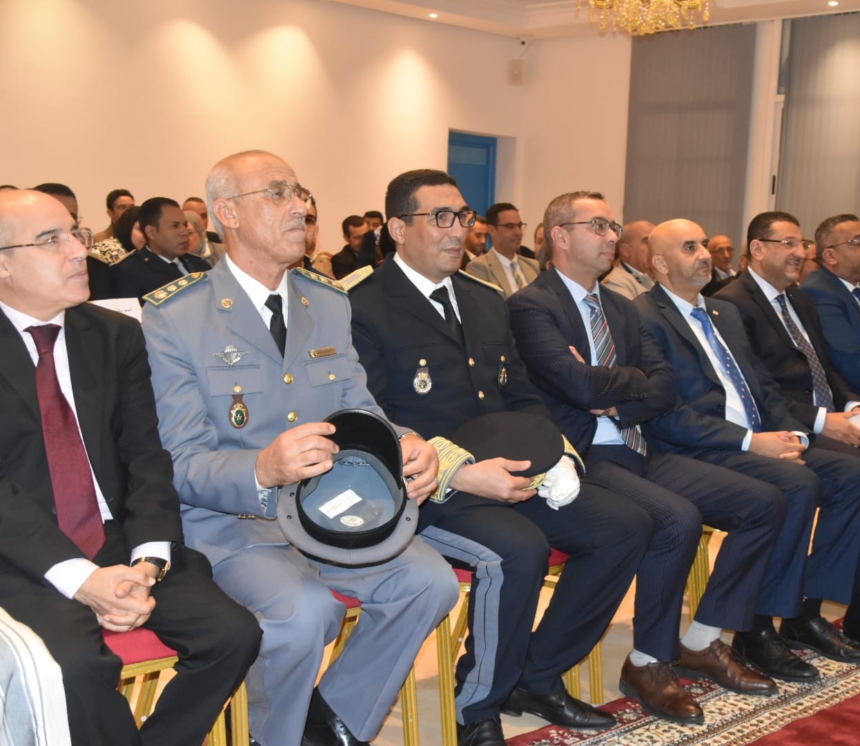 عامل عمالة المضيق الفنيدق ياسين جاري يترأس مراسيم الإنصات للخطاب الملكي بمناسبة الذكرى الـ 49 للمسيرة الخضراء.