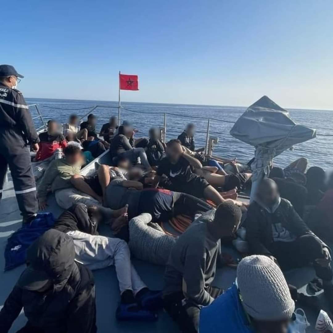جهود مكثفة للقوات المسلحة الملكية لوقف الهجرة غير النظامية في طانطان وسيدي إفني
