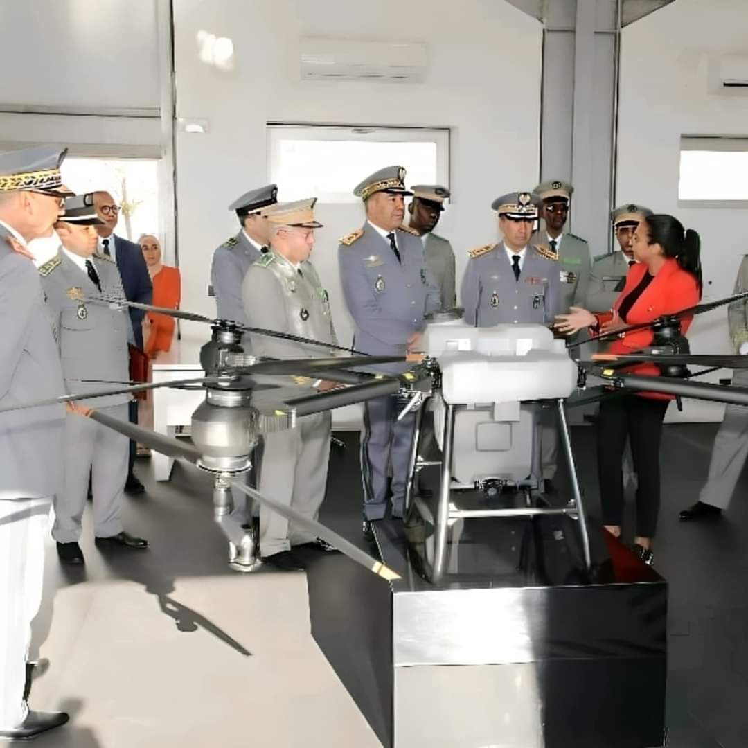 على هامش الاجتماع الخامس للجنة العسكرية المختلطة المغربية – الموريتانية زيارة عسكرية لمدينة المهن والكفاءات بتامسنا