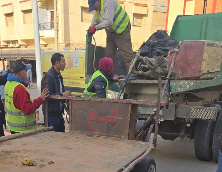 سلطات الملحقة الرابعة بتيفلت تشن حملة لتحرير الملك العمومي بالمحطة الطرقيةو عدد من شوارع الرئيسية