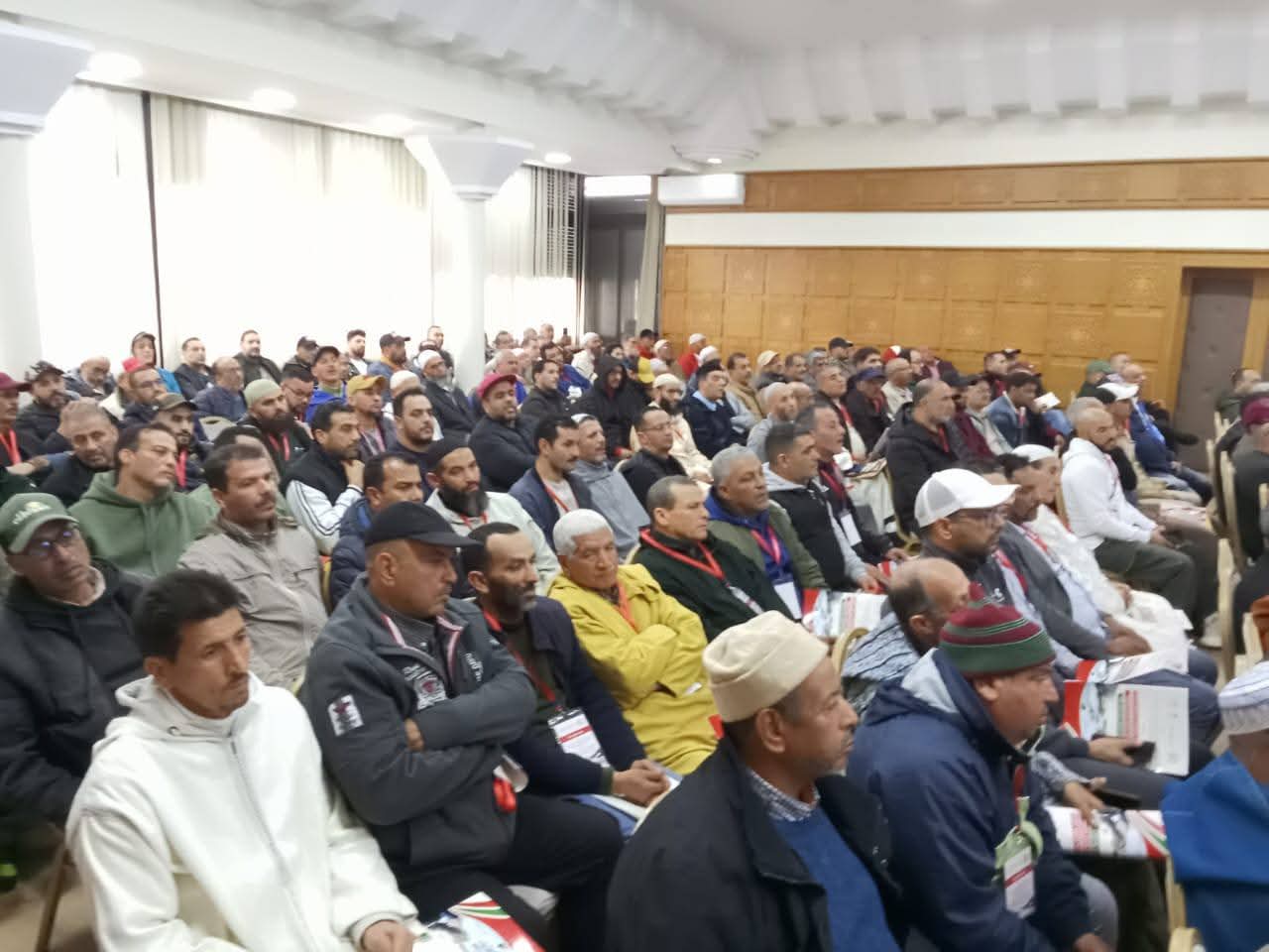 بعض من صور لقاء الامس الجمعة 27 دجنبر 2024 بالرباط حول الدورة التكوينية لفائدة تجار الخضر والفواكه بالجملة