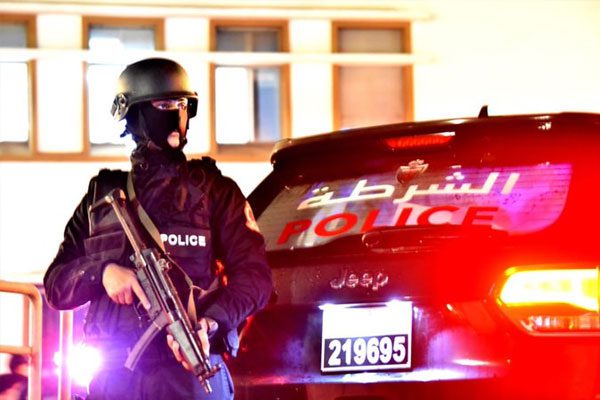 اضطر موظفان للشرطة يعملان بمفوضية الأمن بمدينة أصيلة