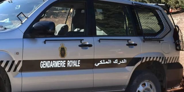 شخص يقت ل نادل مقهى ويوجه طعنة غادرة لزوجته ضواحي ميدلت