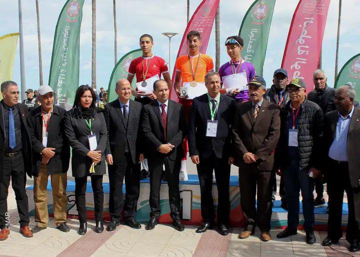 ماذا يقع في صفحة الجامعة الملكية المغربية لسباق الدراجات.