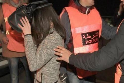 توقيف سيدة بالقصر الكبير لتورطها في ترويج المخ درات الصلبة واستهداف القاص رات